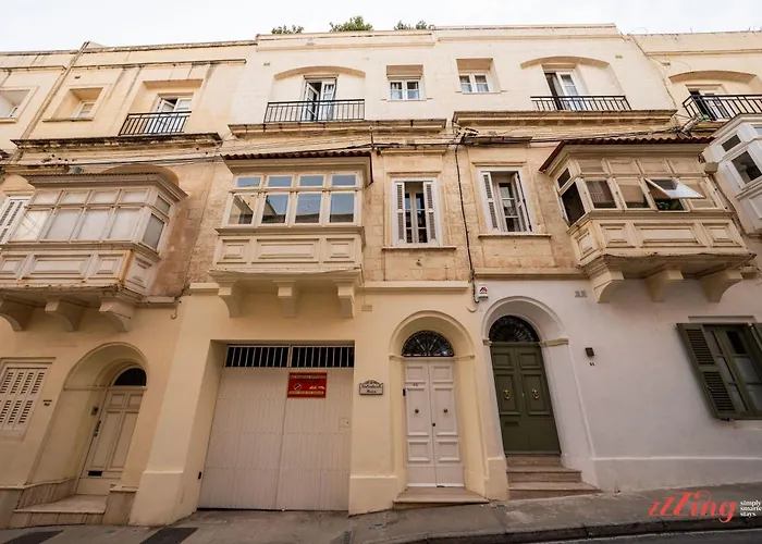 Stylish Right By The Promenade Apartament